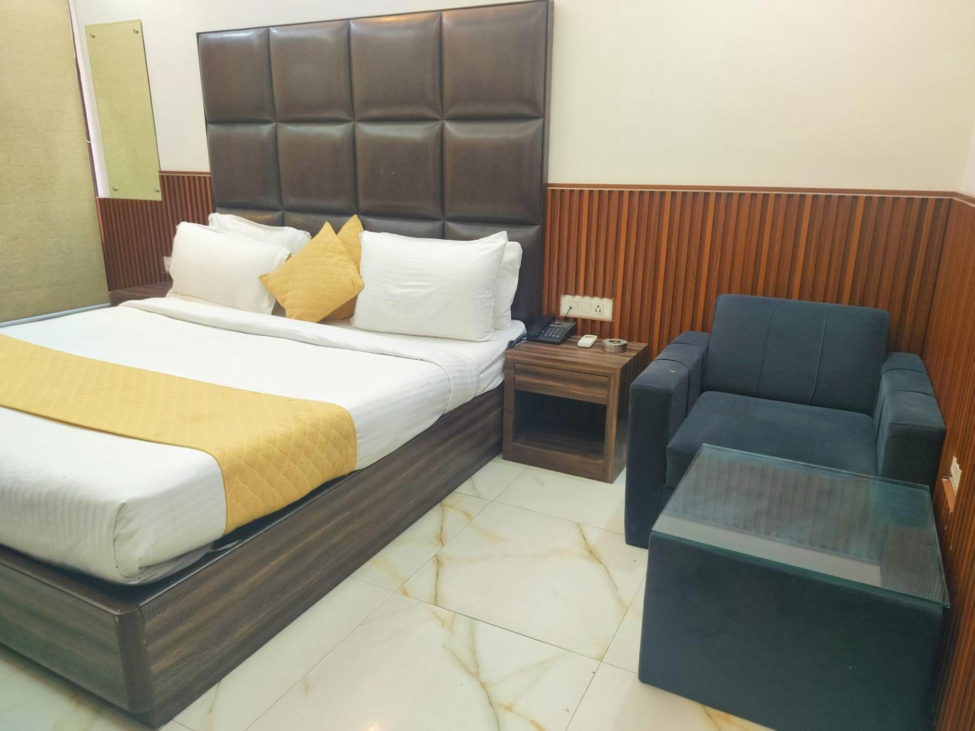 Hotel Amara Inn- Near Igi Delhi Airport New Delhi